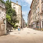 De Montagne Style Sur Le Quai Saint Laurent Et Bastille Appartement Grenoble
